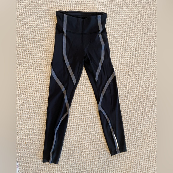 Lululemon wild twist black and gray leggings size 4 - Picture 6 of 9
